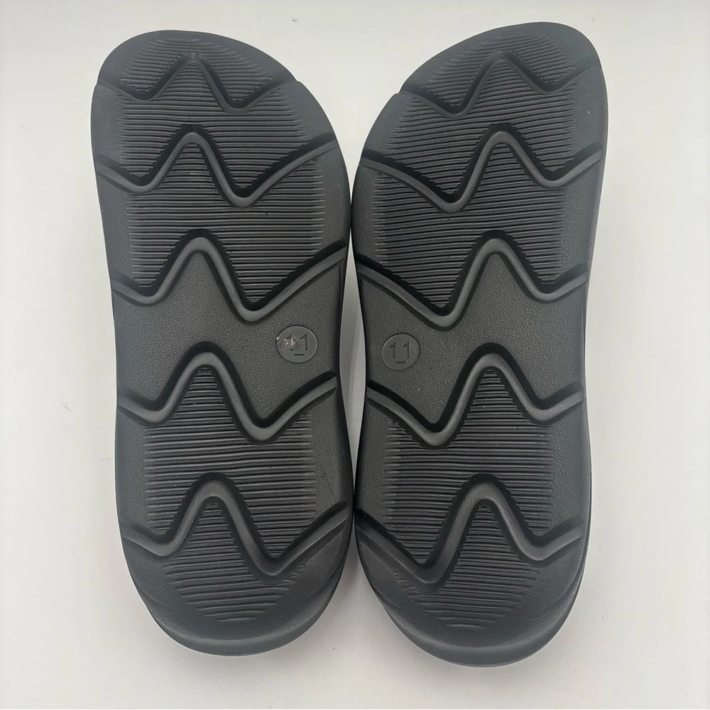 All in Motion‎ Black Slide Sandals